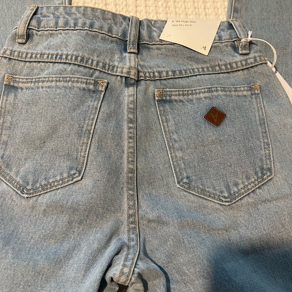 Abrand Jeans - Picture 3 of 7